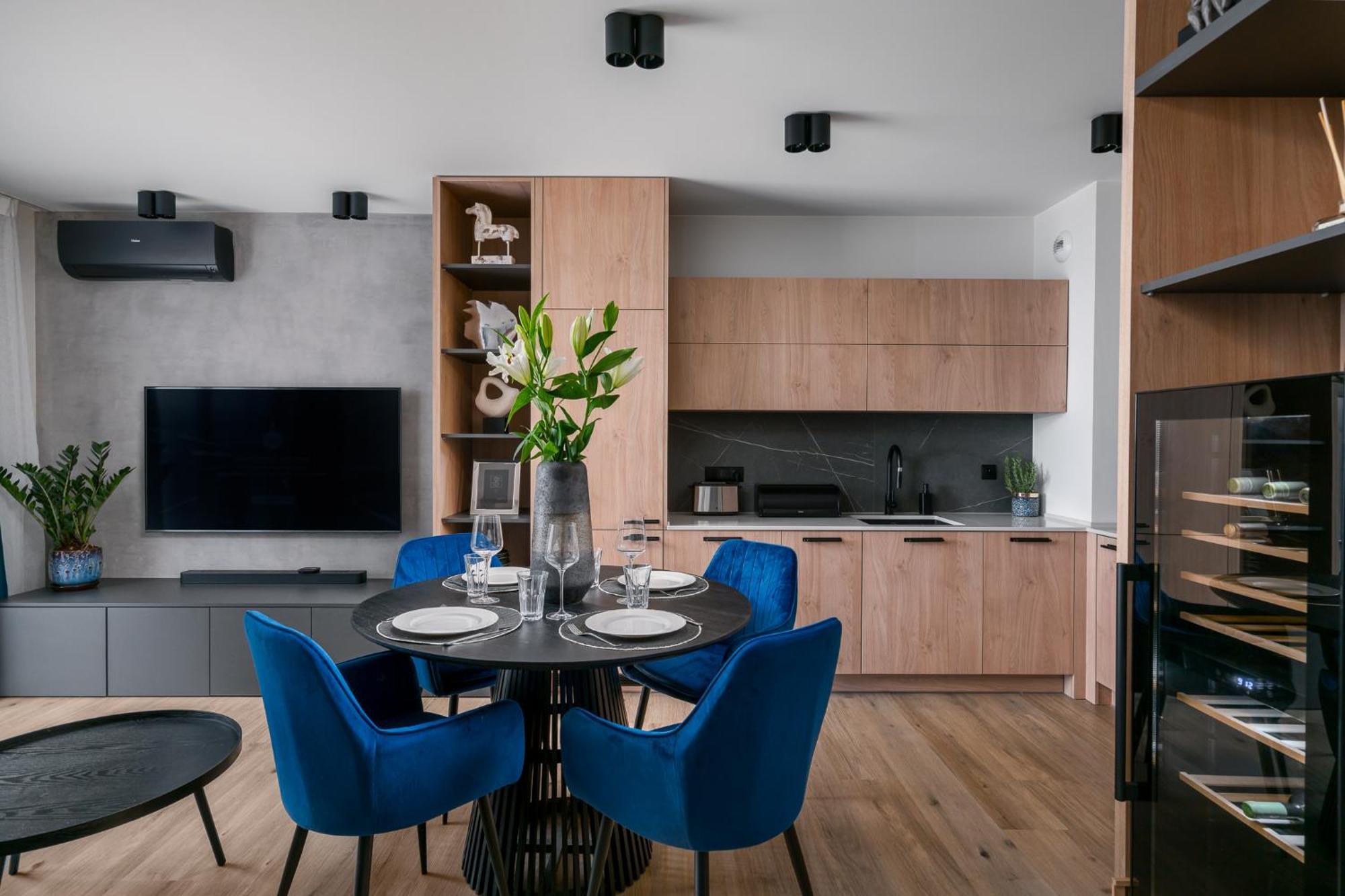 Nice View Apartment, Free Underground Parking, City Square 6 Min Breslavia Esterno foto